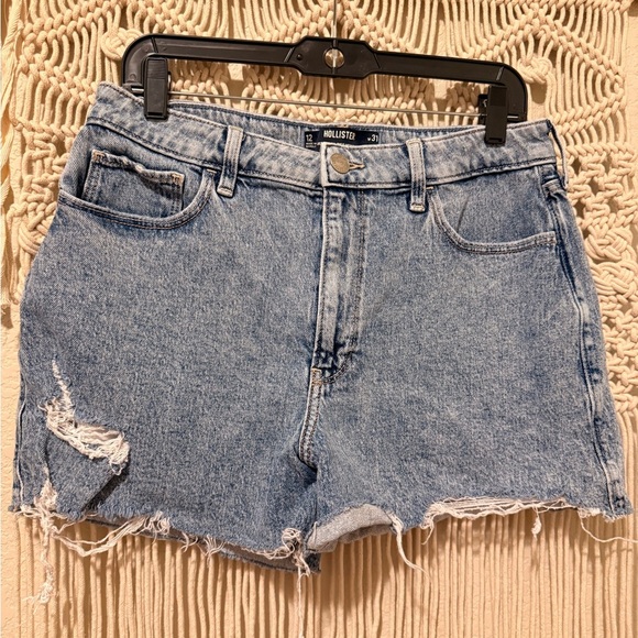 Hollister Women’s Light Blue Jean Shorts – Ultra High Rise Mom Shorts w/ Raw Hem - Picture 2 of 3